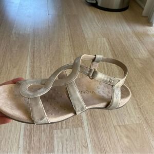 Vionic Metallic Creme Comfy Orthotic Jodie Backstrap Sandals Womens Size 10